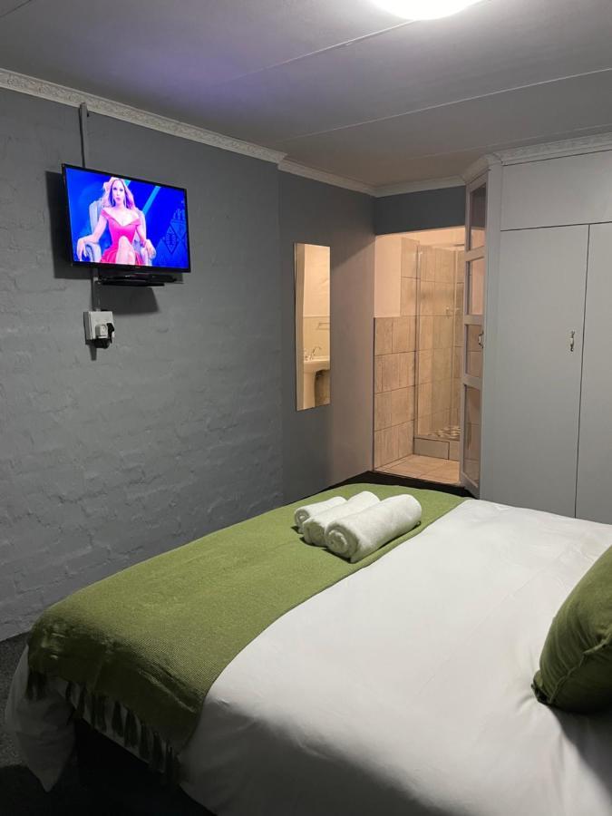 Host Hub Guest House Kempton Park Eksteriør bilde