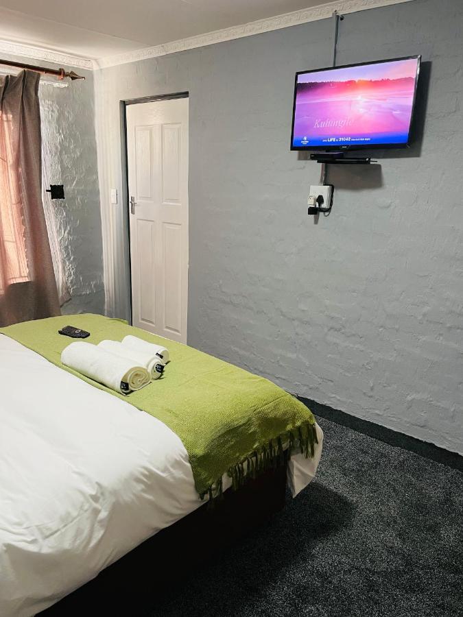 Host Hub Guest House Kempton Park Eksteriør bilde