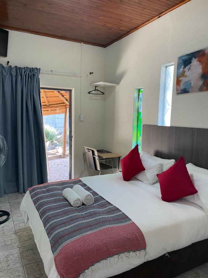 Host Hub Guest House Kempton Park Eksteriør bilde