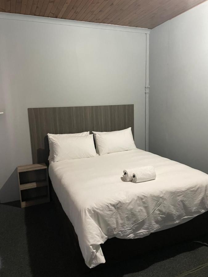 Host Hub Guest House Kempton Park Eksteriør bilde