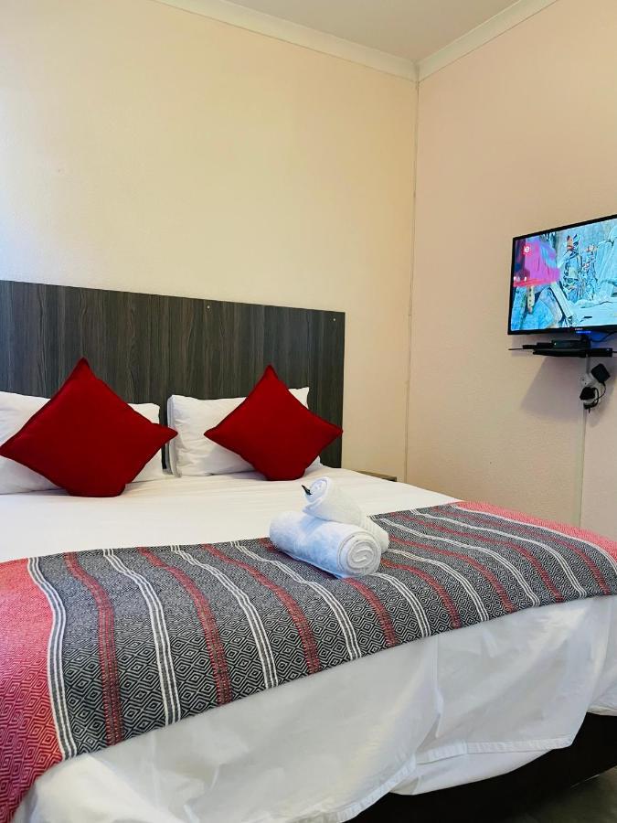 Host Hub Guest House Kempton Park Eksteriør bilde