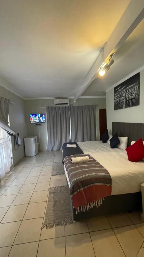 Host Hub Guest House Kempton Park Eksteriør bilde